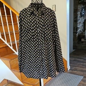 👚Ann Taylor Navy Blouse with Yellow and Cream Floral Motif